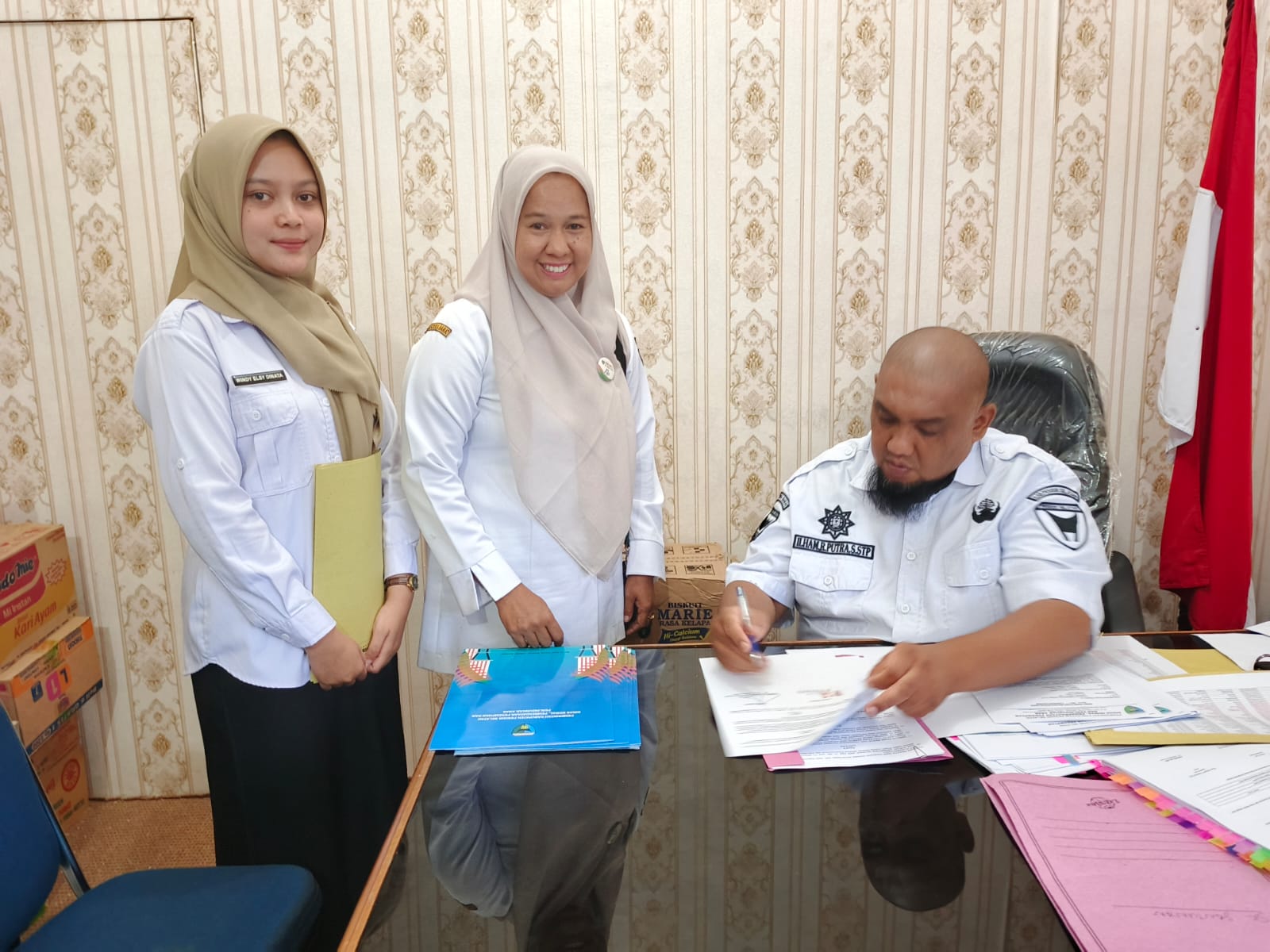 Penandatanganan PKS tentang pemanfaatan data Disdukcapil dengan Dinas Sosial Kab. Pessel