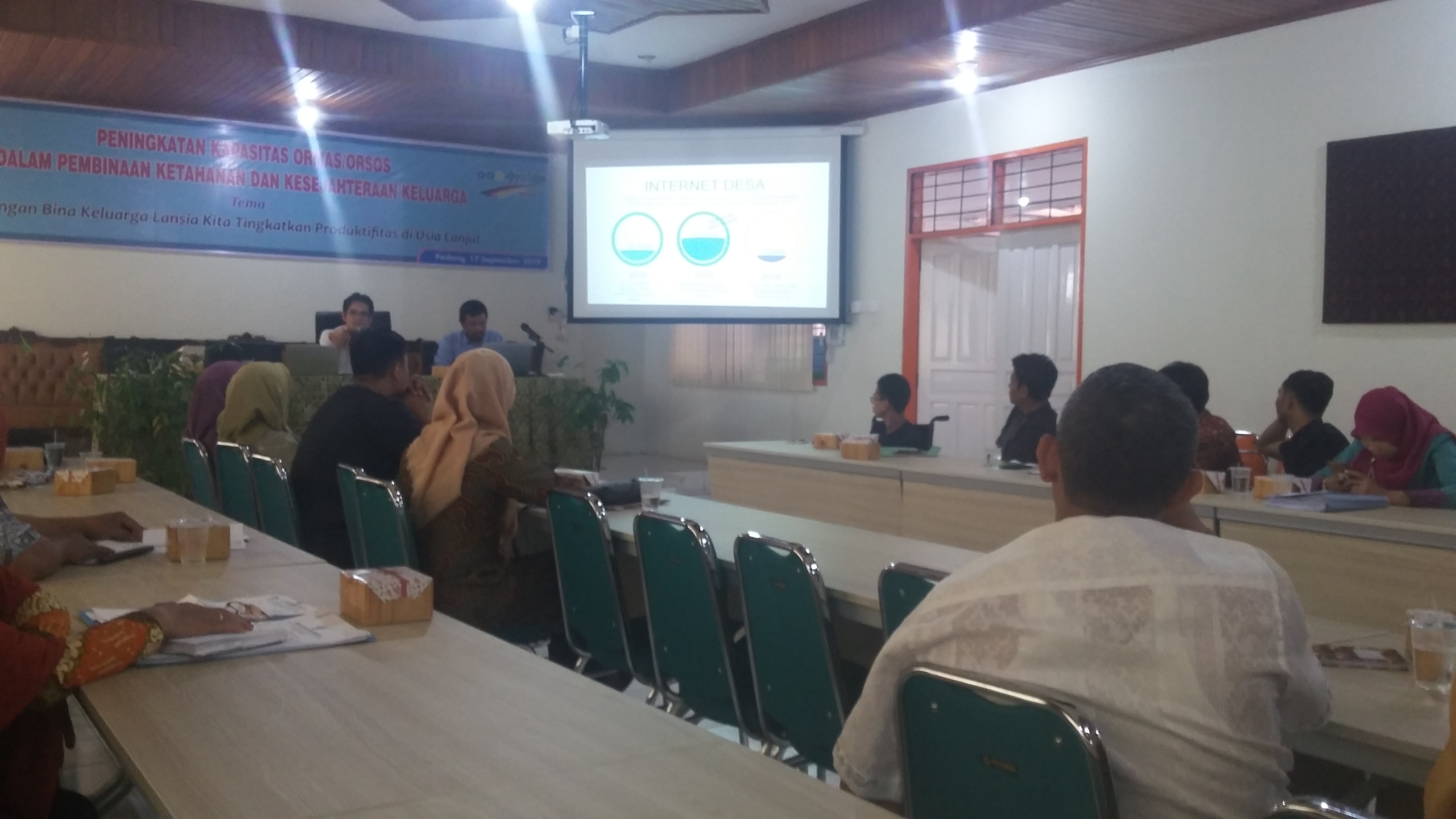 RAPAT  EVALUASI PERJANJIAN KERJASAMA (PKS) DI DPPKBKPS SUMBAR