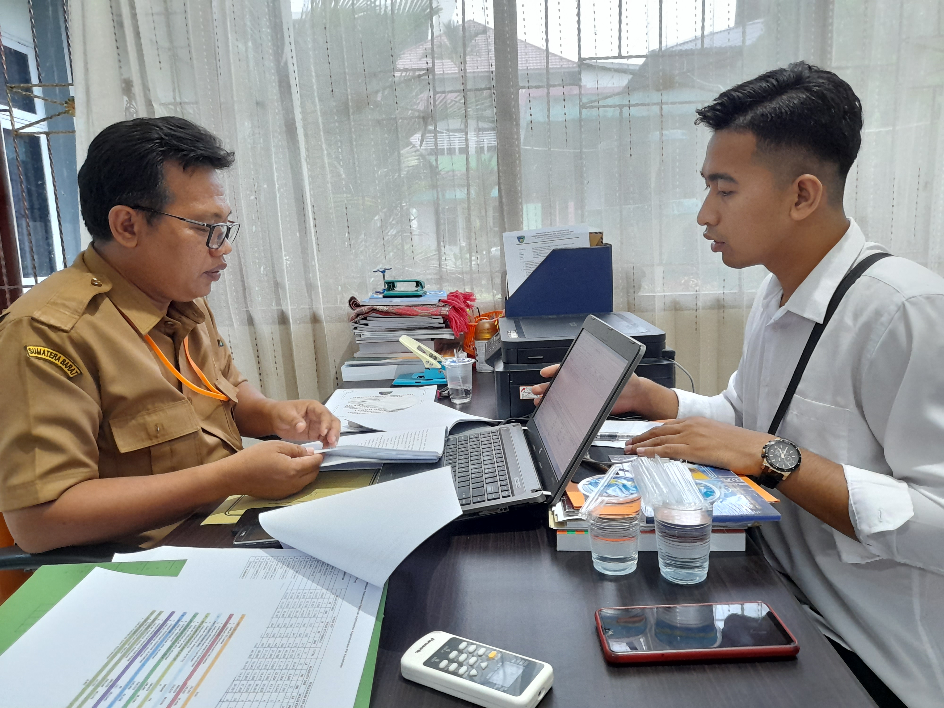 MAHASISWA MAGANG SERIUS IKUTI MAGANG DI DINAS DUKCAPIL PESISIR SELATAN