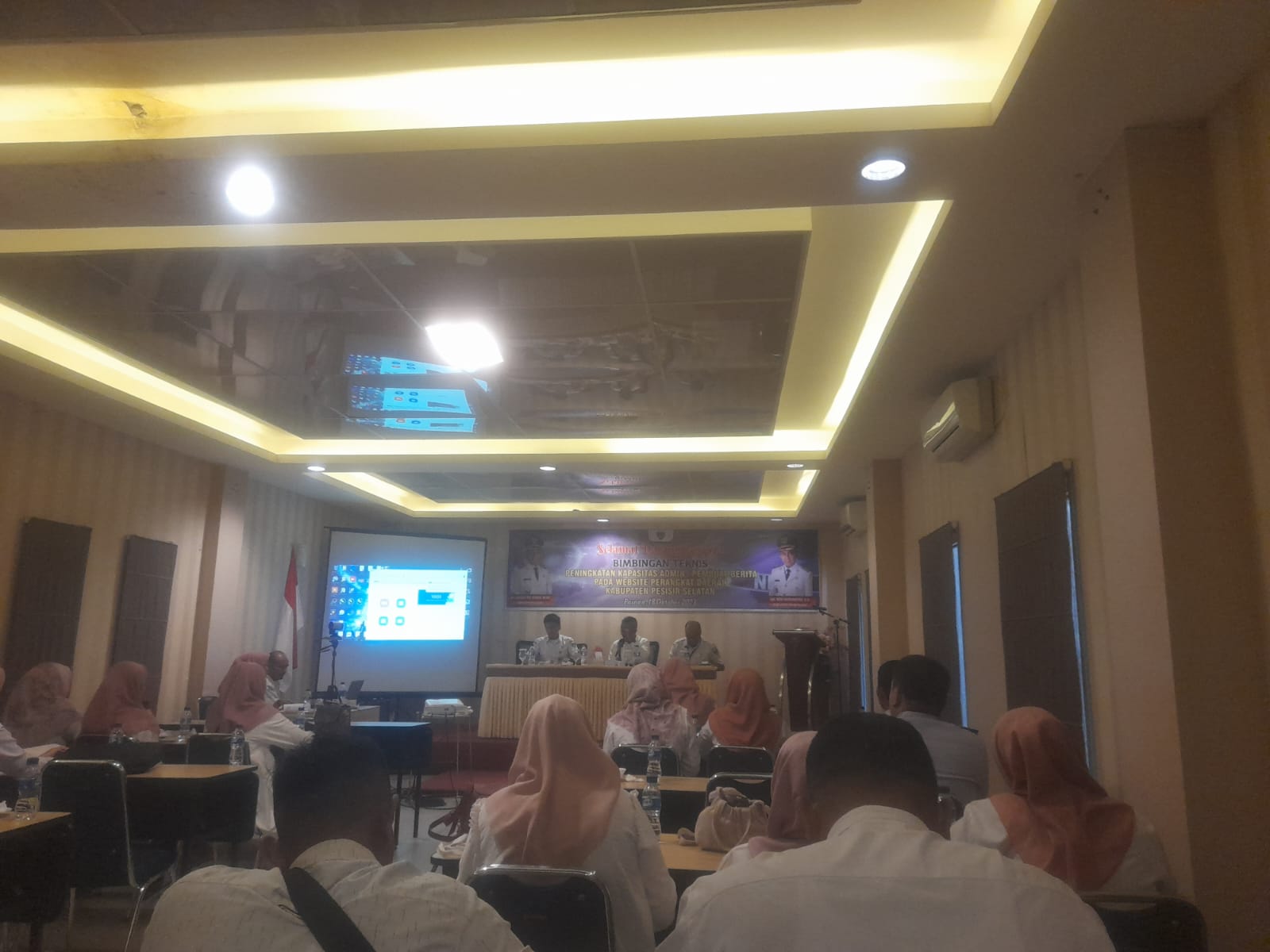 DISDUKCAPIL IKUTI BIMTEK PENINGKATAN KAPASITAS ADMIN WEBSITE PERANGKAT DAERAH