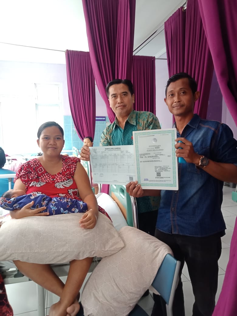 PELAYANAN MEMBAHAGIAKAN MASYARAKAT