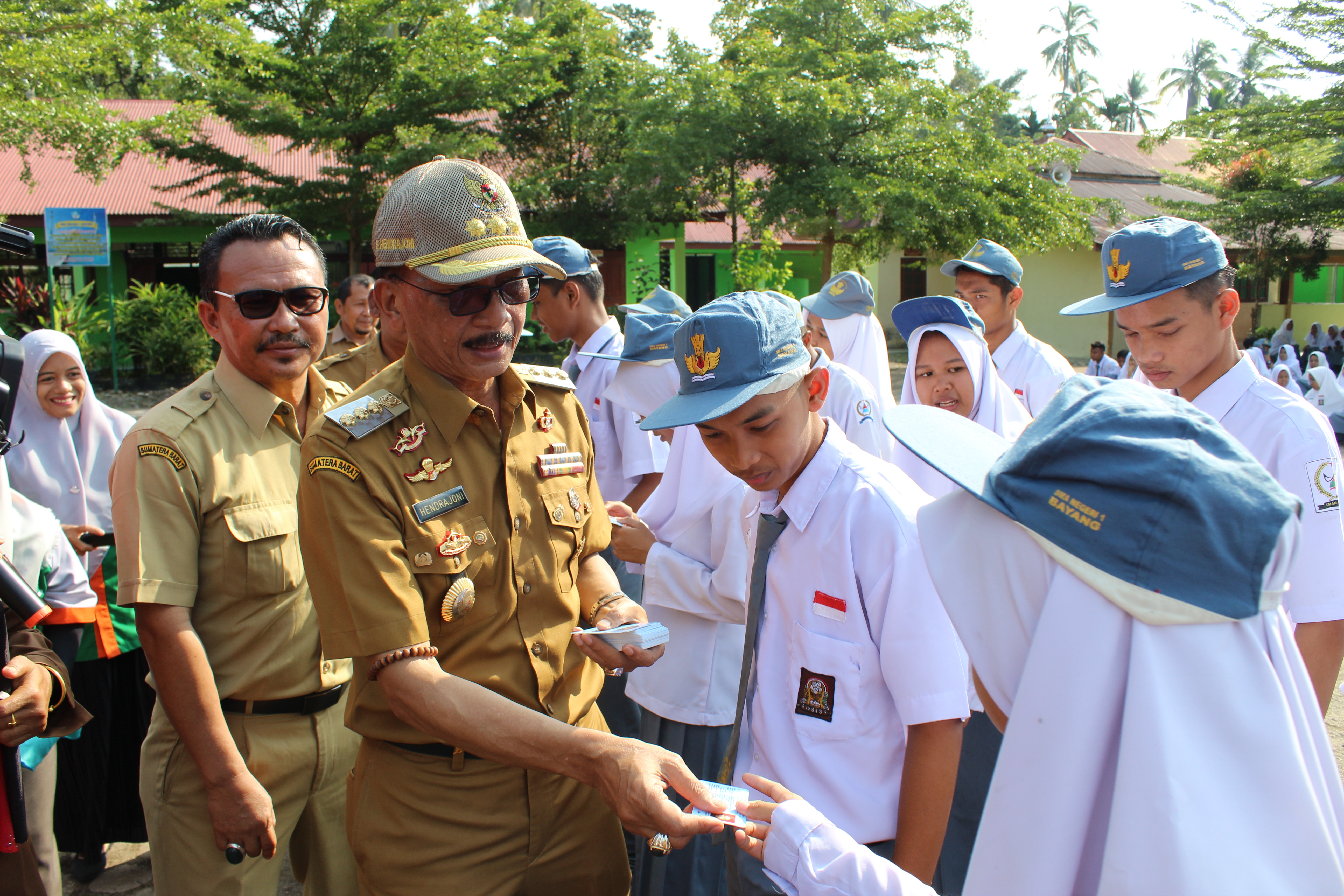 \"KADOKU KTP-EL\" DI SMA NEGERI 1 BAYANG