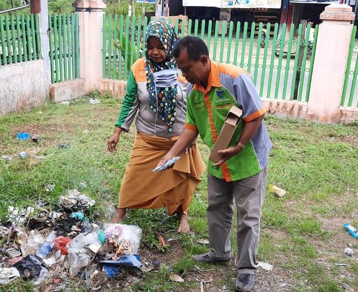 UKL KECAMATAN BAYANG MUSNAHKAN KTP ELEKTRONIK INVALID