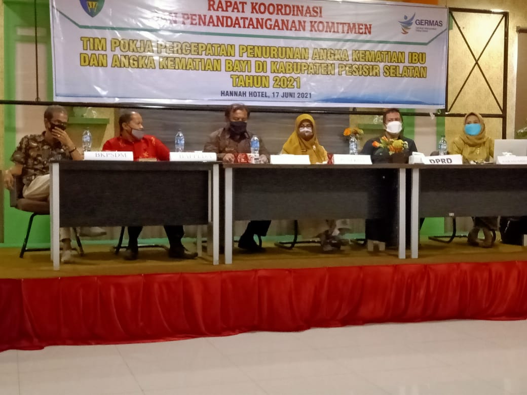 DINAS DUKCAPIL IKUTI RAKOR TIM POKJA PENURUNAN AKI AKB PESSEL