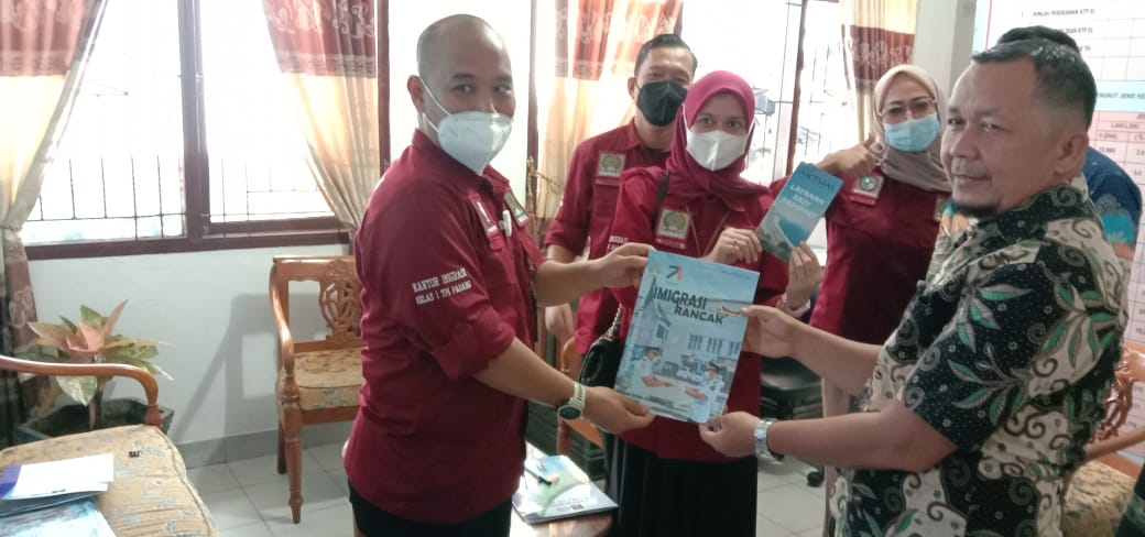 IMIGRASI KELAS I TPI PADANG KUNJUNGI DUKCAPIL PESSEL