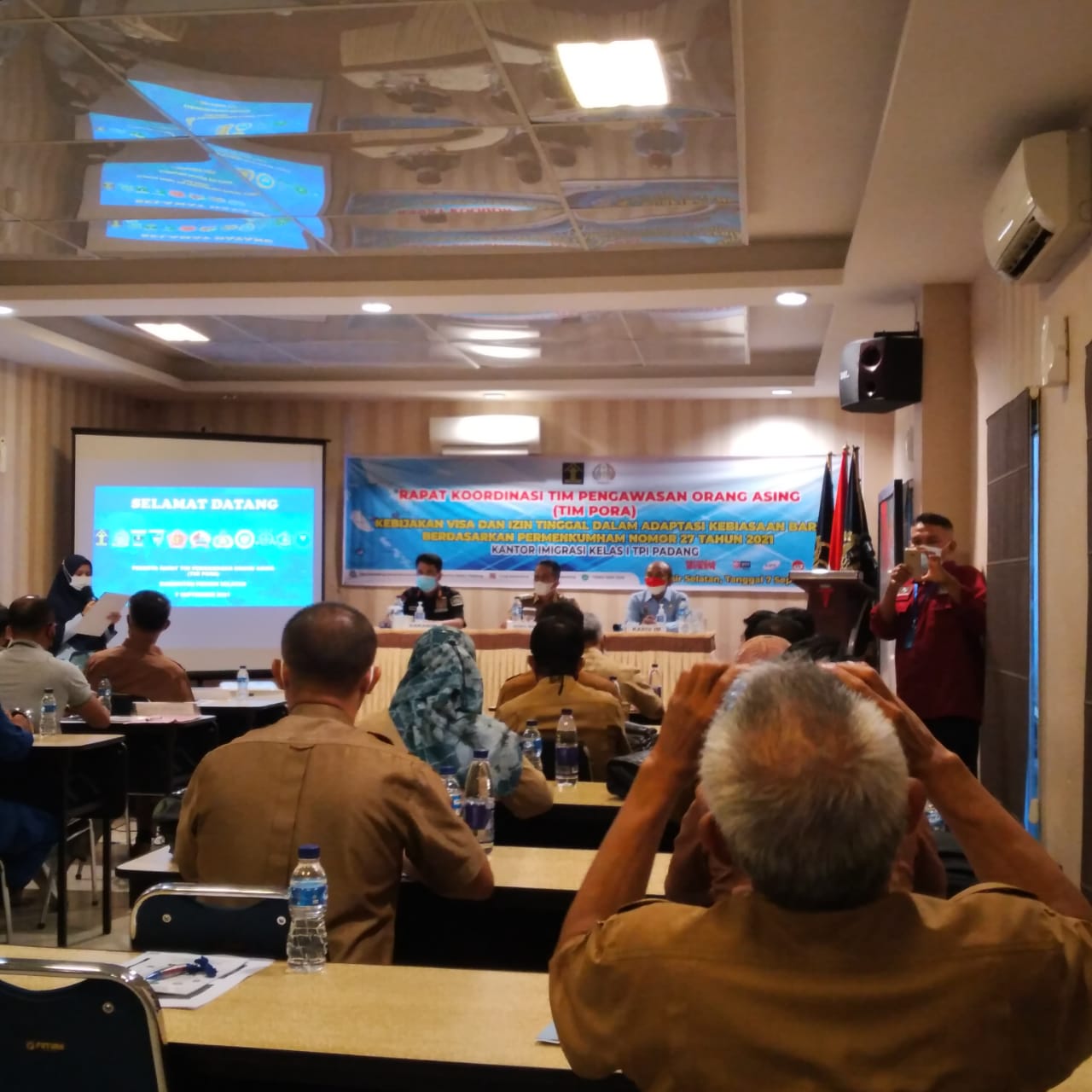 DISDUKCAPIL PESSEL IKUTI RAPAT KOORDINASI TIM PENGAWASAN ORANG ASING (TIM PORA)