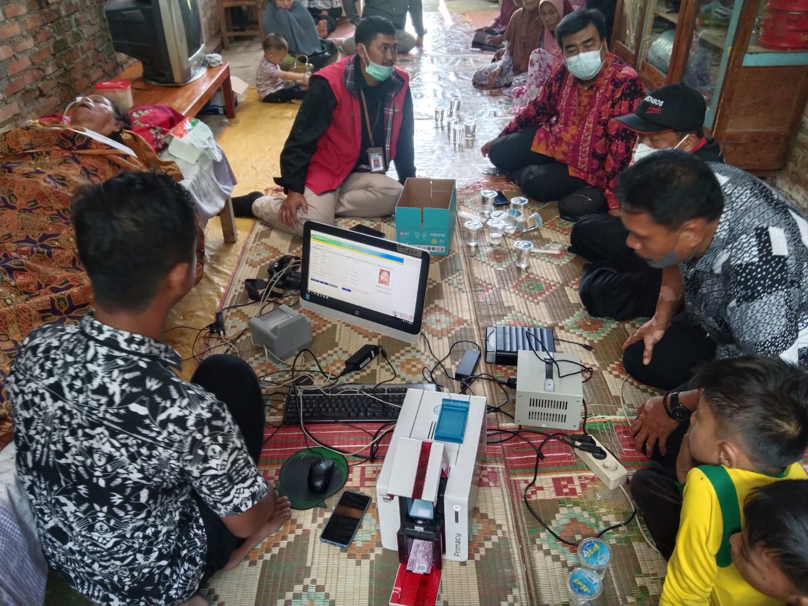 PELAYANAN PUBLIK PEREKAMAN DAN PERCETAKAN KTP ELEKTRONIK
