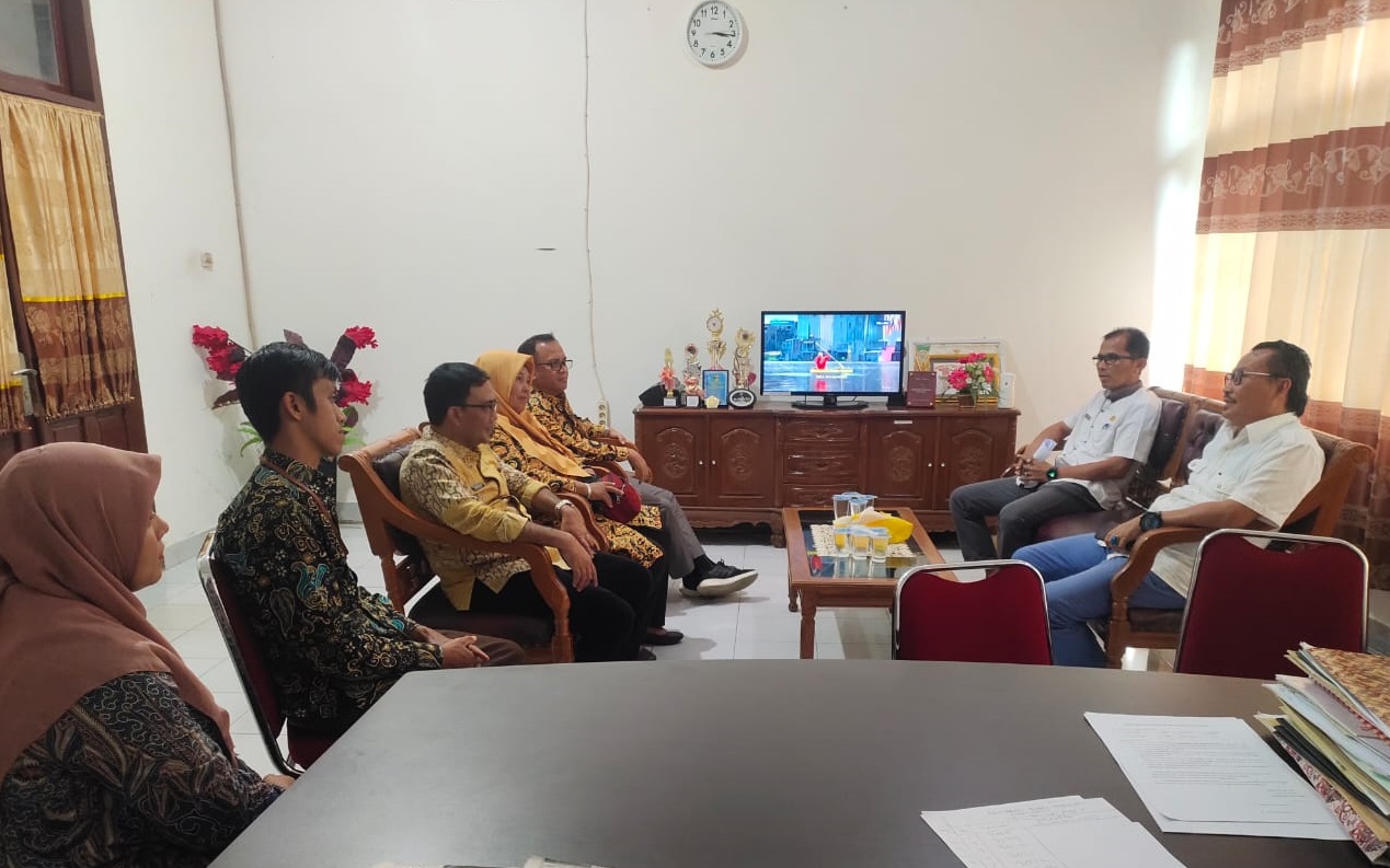 UNP JALIN KERJASAMA DENGAN DISDUKCAPIL KABUPATEN PESISIR SELATAN 