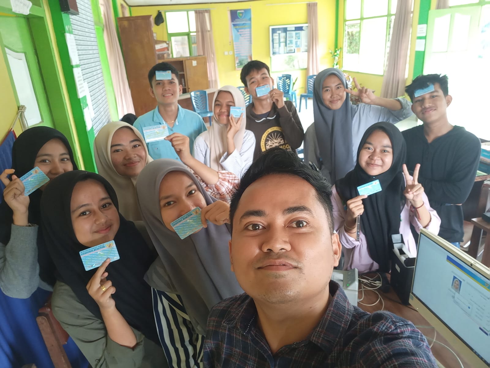 UKL KECAMATAN KOTO XI TARUSAN TINGKATKAN PEREKAMAN KTP ELEKTRONIK PEMULA